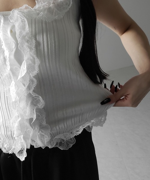 me+em select(ミームセレクト)の「【 2color 】レースフリルドッキングリブニットキャミタンク / lace frill docking lib knit cami tank(タンクトップ・レディース・ブラック/ホワイト・FREE)」の11枚目の写真