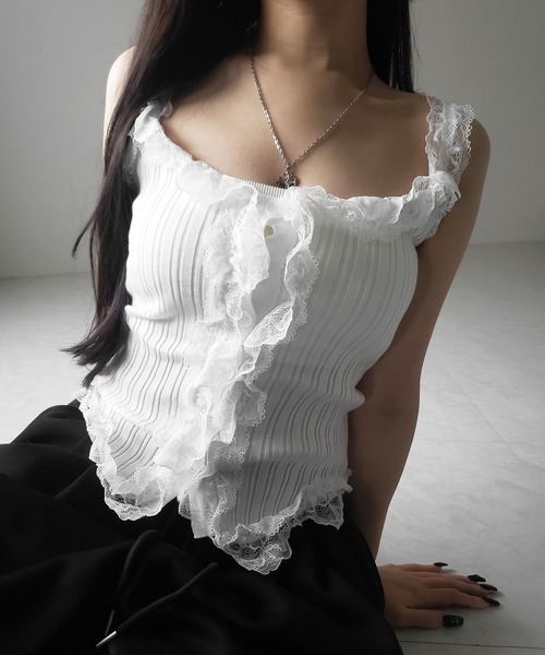 me+em select(ミームセレクト)の「【 2color 】レースフリルドッキングリブニットキャミタンク / lace frill docking lib knit cami tank(タンクトップ・レディース・ブラック/ホワイト・FREE)」の17枚目の写真