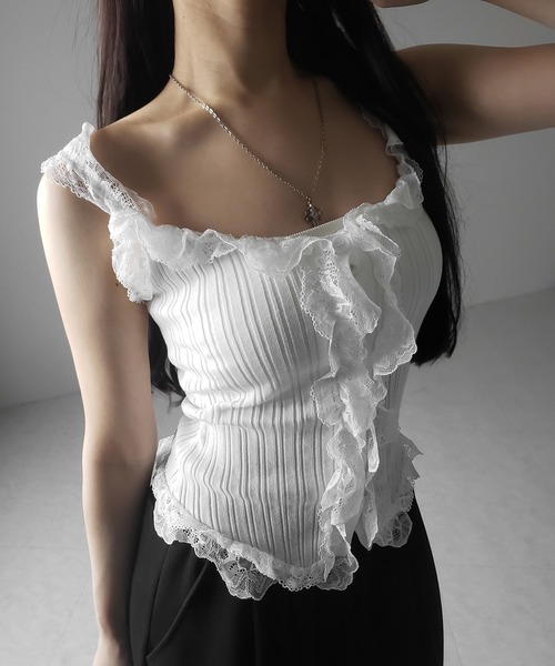 me+em select(ミームセレクト)の「【 2color 】レースフリルドッキングリブニットキャミタンク / lace frill docking lib knit cami tank(タンクトップ・レディース・ブラック/ホワイト・FREE)」の14枚目の写真