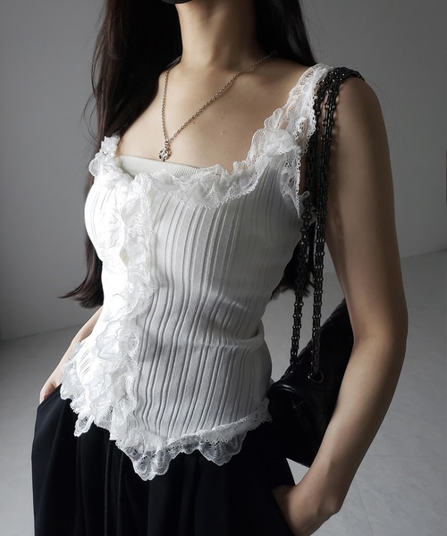 me+em select(ミームセレクト)の「【 2color 】レースフリルドッキングリブニットキャミタンク / lace frill docking lib knit cami tank(タンクトップ・レディース・ブラック/ホワイト・FREE)」の15枚目の写真