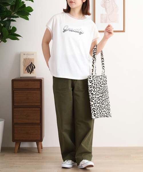 EGLANTINE（エグランティーヌ）の「EGLANTINE ビーズロゴ フレンチスリーブカットソー（Tシャツ/カットソー・レディース・ネイビー×ホワイト/ホワイト×ブラック/ブラック/オフホワイト/シルバーグレー・40）」の9枚目の写真