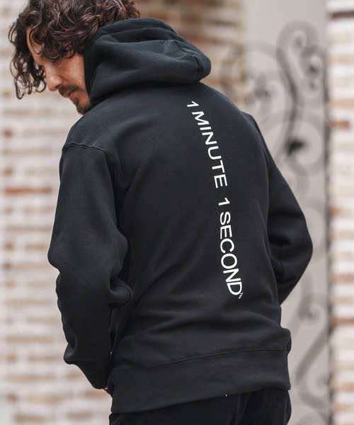 1minute 1second(ワンミニットワンセカンド)の「mpa3853-12oz heavy weight hoody with logo print パーカー(パーカー・メンズ・ホワイト/ブラック/アッシュ・S/M/L/XL)」の2枚目の写真