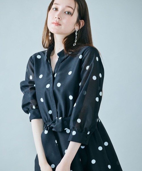 Audie a Muses(オーディアミューズ)の「シャツ風ドットワンピース(ワンピース・レディース・ブラック/オフホワイト・38/42)」の17枚目の写真