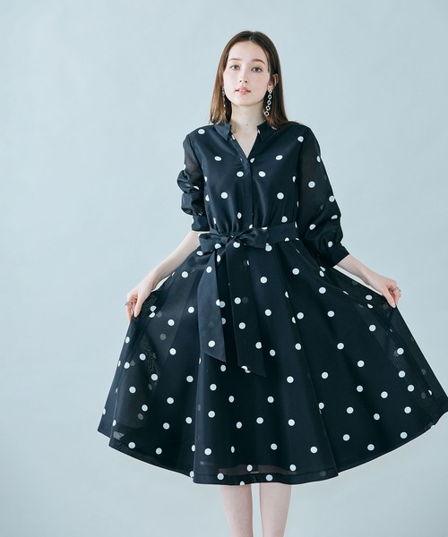 Audie a Muses(オーディアミューズ)の「シャツ風ドットワンピース(ワンピース・レディース・ブラック/オフホワイト・38/42)」の21枚目の写真