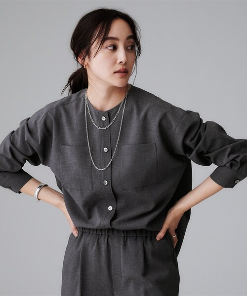 UNTITLED（アンタイトル）の「【秋も着られる/セットアップ可】リラククールシャツ（シャツ/ブラウス・レディース・ブラック/ブラウン系/チャコールグレー・50/48/44/04/02/00）」の9枚目の写真