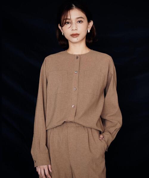 UNTITLED（アンタイトル）の「【秋も着られる/セットアップ可】リラククールシャツ（シャツ/ブラウス・レディース・ブラック/ブラウン系/チャコールグレー・50/48/44/04/02/00）」の19枚目の写真