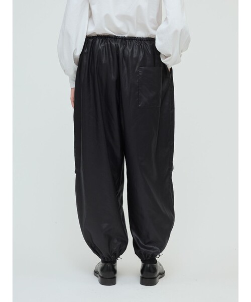 mizuiroind(ミズイロインド)の「mizuiro ind グロッシードローストリングヘムイージーパンツ(その他パンツ・レディース・グレー/ブラック/ネイビー・FREE)」の14枚目の写真