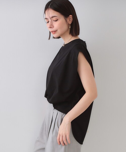 OPAQUE.CLIP（オペークドットクリップ）の「ボクシーノースリーブカットソー【洗濯機洗い可】（Tシャツ/カットソー・レディース・ブラック/カーキ/ホワイト・38/40）」の3枚目の写真