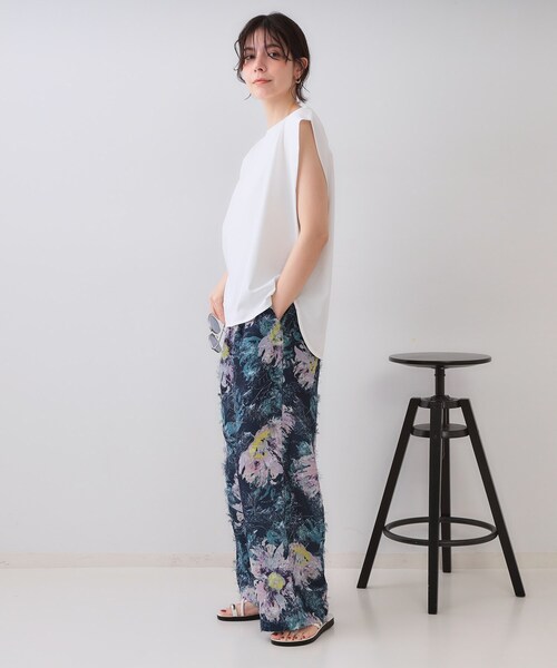 OPAQUE.CLIP（オペークドットクリップ）の「ボクシーノースリーブカットソー【洗濯機洗い可】（Tシャツ/カットソー・レディース・ブラック/カーキ/ホワイト・38/40）」の9枚目の写真