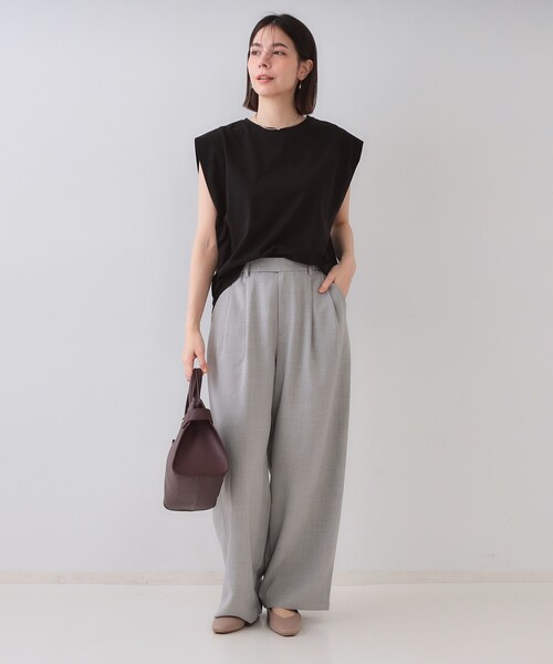 OPAQUE.CLIP（オペークドットクリップ）の「ボクシーノースリーブカットソー【洗濯機洗い可】（Tシャツ/カットソー・レディース・ブラック/カーキ/ホワイト・38/40）」の5枚目の写真