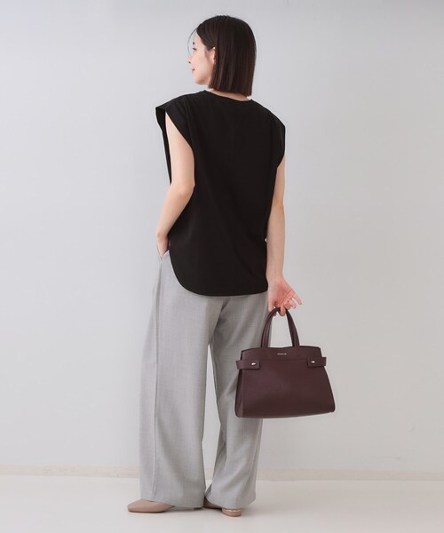 OPAQUE.CLIP（オペークドットクリップ）の「ボクシーノースリーブカットソー【洗濯機洗い可】（Tシャツ/カットソー・レディース・ブラック/カーキ/ホワイト・38/40）」の4枚目の写真