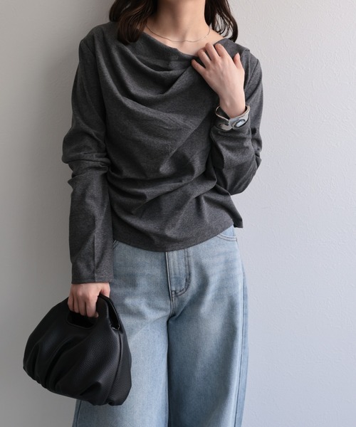 ap retro(アプレトロ)の「2WAYドレープオフショルTシャツ(Tシャツ/カットソー・レディース・チャコール/ホワイト/ブラウン/ブラック・FREE)」の4枚目の写真