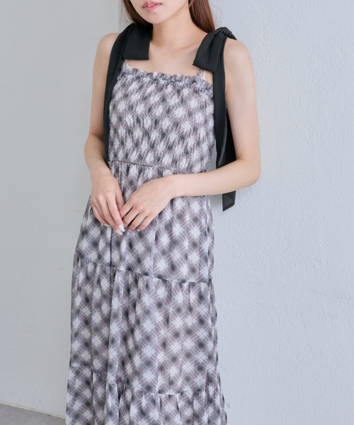 OLIVE des OLIVE(オリーブデオリーブ)の「ティアードシャーリングワンピ(ワンピース・レディース・ホワイト/ブラック/サックスブルー/オフホワイト・MEDIUM/SMALL)」の16枚目の写真