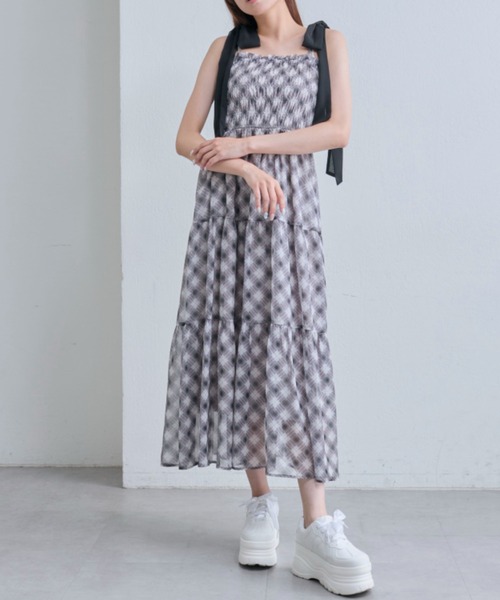 OLIVE des OLIVE(オリーブデオリーブ)の「ティアードシャーリングワンピ(ワンピース・レディース・ホワイト/ブラック/サックスブルー/オフホワイト・MEDIUM/SMALL)」の18枚目の写真