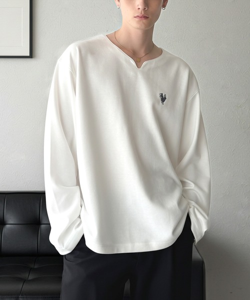 ガ*ム様 AFB WORLD PEACE Vネック長袖Tシャツ 値下げー！！！！ セール】「韓国トレンド。」ポンチ素材Vネック胸刺繍Tシャツ／Soft