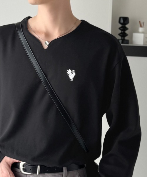 Classical Origin(クラシカルオリジン)の「「韓国トレンド。」ポンチ素材Vネック胸刺繍Tシャツ/Soft Ponte V-Neck T-Shirt(Tシャツ/カットソー・メンズ・ブラック/ホワイト・SMALL/MEDIUM/LARGE)」の1枚目の写真