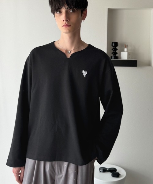 Classical Origin(クラシカルオリジン)の「「韓国トレンド。」ポンチ素材Vネック胸刺繍Tシャツ/Soft Ponte V-Neck T-Shirt(Tシャツ/カットソー・メンズ・ブラック/ホワイト・SMALL/MEDIUM/LARGE)」の11枚目の写真