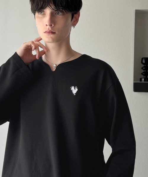 Classical Origin(クラシカルオリジン)の「「韓国トレンド。」ポンチ素材Vネック胸刺繍Tシャツ/Soft Ponte V-Neck T-Shirt(Tシャツ/カットソー・メンズ・ブラック/ホワイト・SMALL/MEDIUM/LARGE)」の3枚目の写真