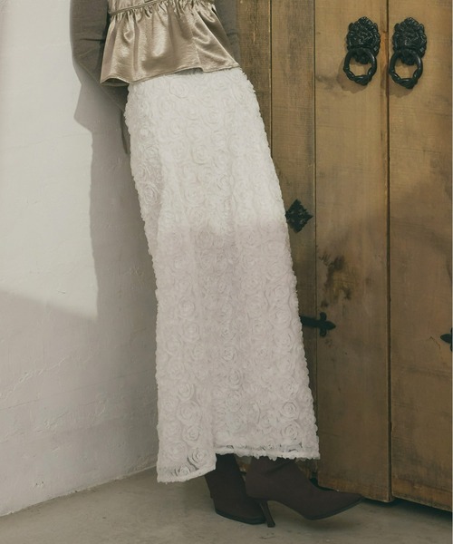 Olu.（オルドット）の「フラワーIラインスカート（スカート・レディース・ブラック/ベージュ/ホワイト・0/1）」の2枚目の写真