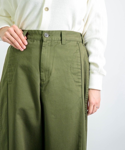 D.M.G.（ドミンゴ）の「[D.M.G. / ディーエムジー] チノ ボリュームペインターパンツ（チノパンツ・レディース・ベージュ/オリーブ/ブラック/ライトグレー・M/S）」の5枚目の写真