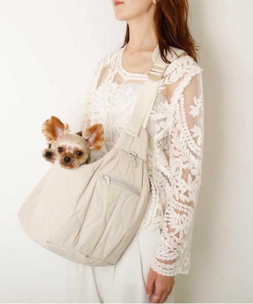 moncheri(モンシェリ)の「キルティングコンパクトスリングバッグ【収納・飛び出し防止リード付・長さ調節可能・6㎏まで対応】(ペット用キャリーケース・レディース・ベージュ・FREE)」の16枚目の写真