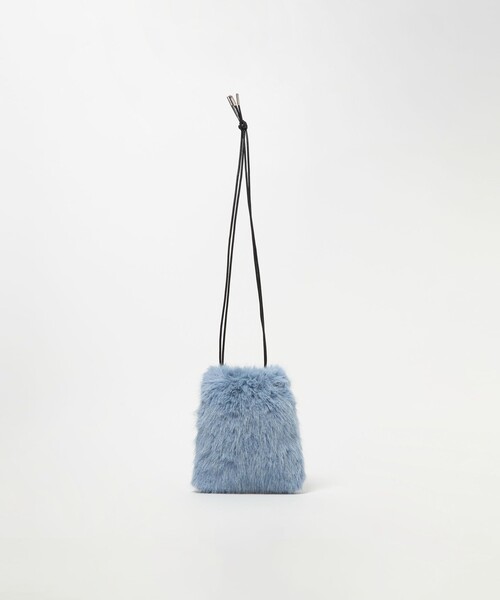 UNITED ARROWS（ユナイテッドアローズ）の「フェイクファー ドロストバッグ（ショルダーバッグ・レディース・ダークグレー/ライトブルー・FREE）」の8枚目の写真