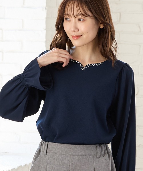Honeys(ハニーズ)の「ビジュー付ハートネック(Tシャツ/カットソー・レディース・ネイビー/アイボリー/ライトグレー/ボルドー・S/M/LL/L/3L)」の3枚目の写真