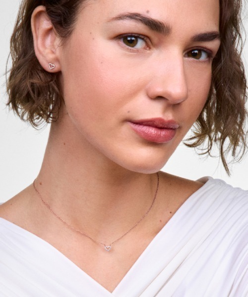 Daniel Wellington(ダニエルウェリントン)の「Mirelle Heart Necklace ローズゴールド/ゴールド/シルバー(ネックレス・レディース・ピンクゴールド/イエローゴールド/シルバー・ONESIZE)」の9枚目の写真