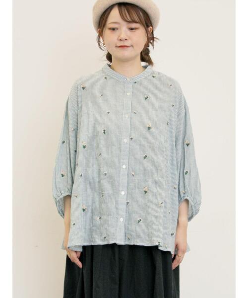 Samansa Mos2（サマンサ モスモス）の「ストライプ総花柄刺繍バンドカラーシャツ（シャツ/ブラウス・レディース・ブルー/グリーン/パープル/レッド・F）」の10枚目の写真