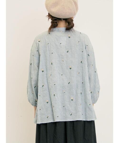 Samansa Mos2（サマンサ モスモス）の「ストライプ総花柄刺繍バンドカラーシャツ（シャツ/ブラウス・レディース・ブルー/グリーン/パープル/レッド・F）」の13枚目の写真