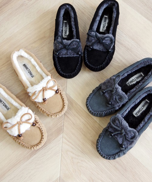 Minnetonka（ミネトンカ）の「MINNETONKA（ミネトンカ） / ウッドビーズ ボアモカシンシューズ KYRA SLIPPER（モカシン/デッキシューズ・レディース・ブラック/チャコールグレー/ベージュ・5/6/7/8/9）」の15枚目の写真