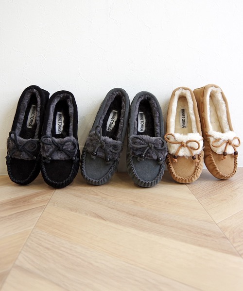 Minnetonka（ミネトンカ）の「MINNETONKA（ミネトンカ） / ウッドビーズ ボアモカシンシューズ KYRA SLIPPER（モカシン/デッキシューズ・レディース・ブラック/チャコールグレー/ベージュ・5/6/7/8/9）」の14枚目の写真