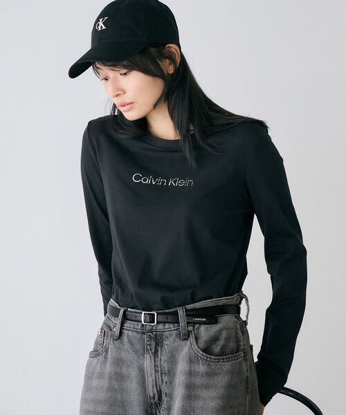 Calvin Klein（カルバン・クライン）の「ロングスリーブ スタンダード ロゴスリムTシャツ（Tシャツ/カットソー・レディース・ブラック/ホワイト/ホワイト系その他・S/XS/M）」の6枚目の写真