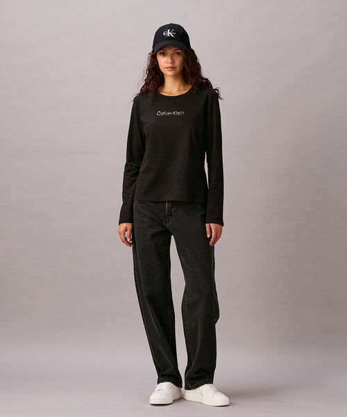 Calvin Klein（カルバン・クライン）の「ロングスリーブ スタンダード ロゴスリムTシャツ（Tシャツ/カットソー・レディース・ブラック/ホワイト/ホワイト系その他・S/XS/M）」の5枚目の写真