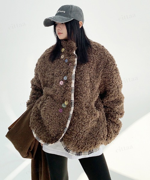 Dalfwin(ダールフィン)の「韓国ファッション ランダムボタンチェックラインプードルコート(その他アウター・レディース・ダークブラウン・FREE)」の4枚目の写真