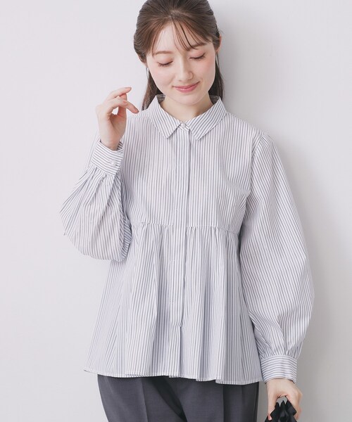 index（インデックス）の「ラメストライプ衿付きペプラムブラウス【洗濯機OK/イージーアイロン/防シワ】《6col》（シャツ/ブラウス・レディース・オフホワイト/ネイビー系5/ブラウン系その他3/サックスブルー系2/ホワイト系9/グリーン系3・40/42/38/36）」の2枚目の写真