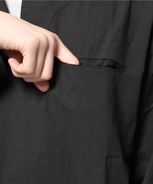 OUTLET(アウトレット)の「【WHO'S WHO gallery】GGキーネックシャツ(シャツ/ブラウス・メンズ・ブラック/オリーブ・MEDIUM/LARGE)」の3枚目の写真