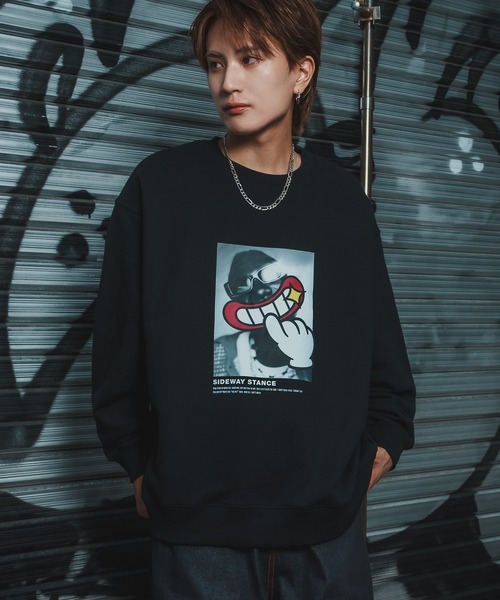 SIDEWAY STANCE（サイドウェイスタンス）の「【SIDEWAY STANCE】バリエーション プリント スウェット トレーナー（スウェット・メンズ・ブラック系/ブラック/ホワイト系1/ライトグレー系1/ホワイト系/グレー系2/ライトグレー系2/ブラック系3/ブラック系1/ライトグレー/グレー/ブラック系2/ホワイト系3/グレー系・LARGE/MEDIUM/SMALL/X-LARGE）」の5枚目の写真