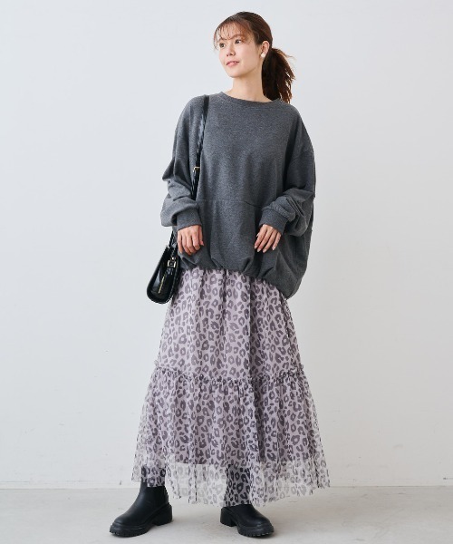 IEDIT(イディット)の「IEDIT 着るだけでサマになる バルーンヘムのゆったりスウェット(スウェット・レディース・ピンク/アイボリー/杢グレー・M/L/LL/3L/S)」の4枚目の写真
