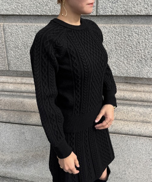 JENNE(ジェンヌ)の「着痩せケーブルトップス(カーディガン/ボレロ・レディース・レッド/ブラック/アイボリー・SMALL/MEDIUM/LARGE)」の10枚目の写真