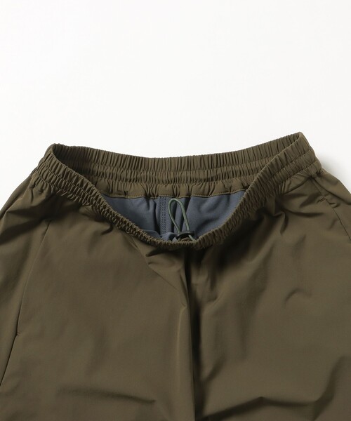 BEAMS GOLF(ビームスゴルフ)の「ORANGE LABEL / インナー付き フレア ショートパンツ(撥水・UVカット)(その他パンツ・レディース・ブラック/ホワイト系その他5/オリーブ・LARGE/MEDIUM/SMALL)」の16枚目の写真