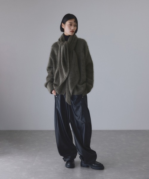 ADAM ET ROPE'(アダムエロペ)の「ブラッシュカシミヤVネックカーディガン(カーディガン/ボレロ・レディース・グリーン系その他3/ダークブラウン・FREE)」の3枚目の写真