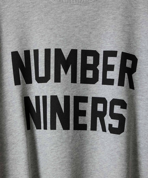 NUMBER (N)INE（ナンバーナイン）の「NUMBER NINERS PRINTED CLASSIC CREWNECK SWEATSHIRT / ナンバー ナイナーズ ロゴプリント クラシック クルーネック スウェットシャツ（スウェット・メンズ・ブラック/トップグレー・M/L/XL）」の22枚目の写真