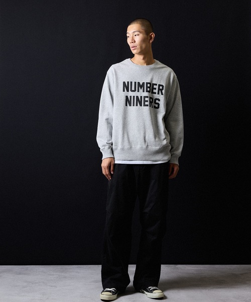 NUMBER (N)INE（ナンバーナイン）の「NUMBER NINERS PRINTED CLASSIC CREWNECK SWEATSHIRT / ナンバー ナイナーズ ロゴプリント クラシック クルーネック スウェットシャツ（スウェット・メンズ・ブラック/トップグレー・M/L/XL）」の13枚目の写真