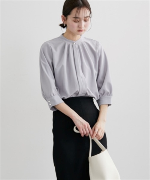 nissen（ニッセン）の「七分袖スタンドカラーカットソーブラウス【ＵＶカット・洗濯機ＯＫ】（シャツ/ブラウス・レディース・オフホワイト/ライトピンク/グレー/ブルー・L/M/3L/LL）」の2枚目の写真