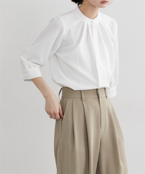 nissen（ニッセン）の「七分袖スタンドカラーカットソーブラウス【ＵＶカット・洗濯機ＯＫ】（シャツ/ブラウス・レディース・オフホワイト/ライトピンク/グレー/ブルー・L/M/3L/LL）」の7枚目の写真