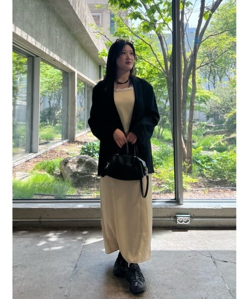 UR'S(ユアーズ)の「サテンレースキャミワンピース(ワンピース・レディース・ブラック/ライトベージュ/ホワイト/ネイビー・L/M/S)」の7枚目の写真