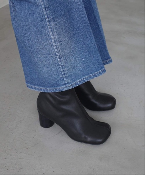 SLOBE IENA（スローブイエナ）の「《WEB限定サイズあり/追加2》SLOBE スクエアトゥショートブーツ（ブーツ・レディース・ブラック/ベージュ系その他・23cm/23.5cm/24cm/24.5cm/25cm）」の6枚目の写真