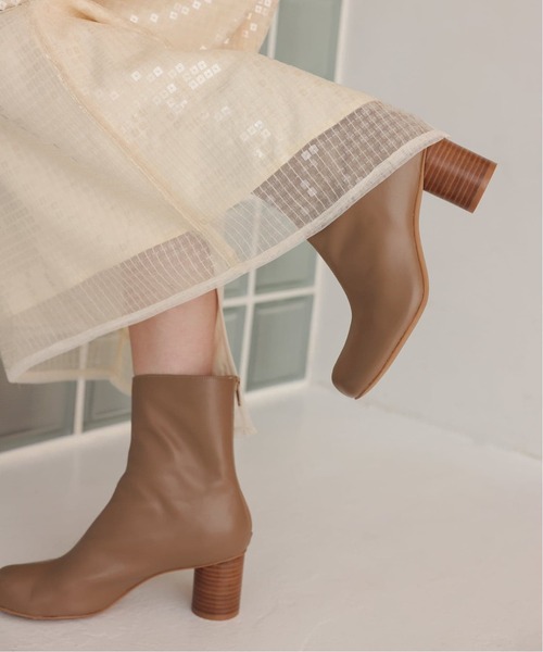 SLOBE IENA（スローブイエナ）の「《WEB限定サイズあり/追加2》SLOBE スクエアトゥショートブーツ（ブーツ・レディース・ブラック/ベージュ系その他・23cm/23.5cm/24cm/24.5cm/25cm）」の22枚目の写真