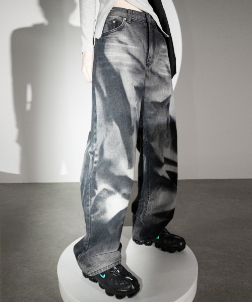 AVANDRESS(アバンドレス )の「T.D.I. Buckle Denim Pants PURPLE(デニムパンツ・レディース・その他・LARGE/SMALL/MEDIUM)」の3枚目の写真
